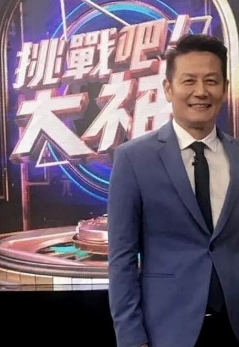 制服JK小姐姐逛街喜欢撅屁股很干净的小姐姐肉色丝袜白色内 - 91HD视频