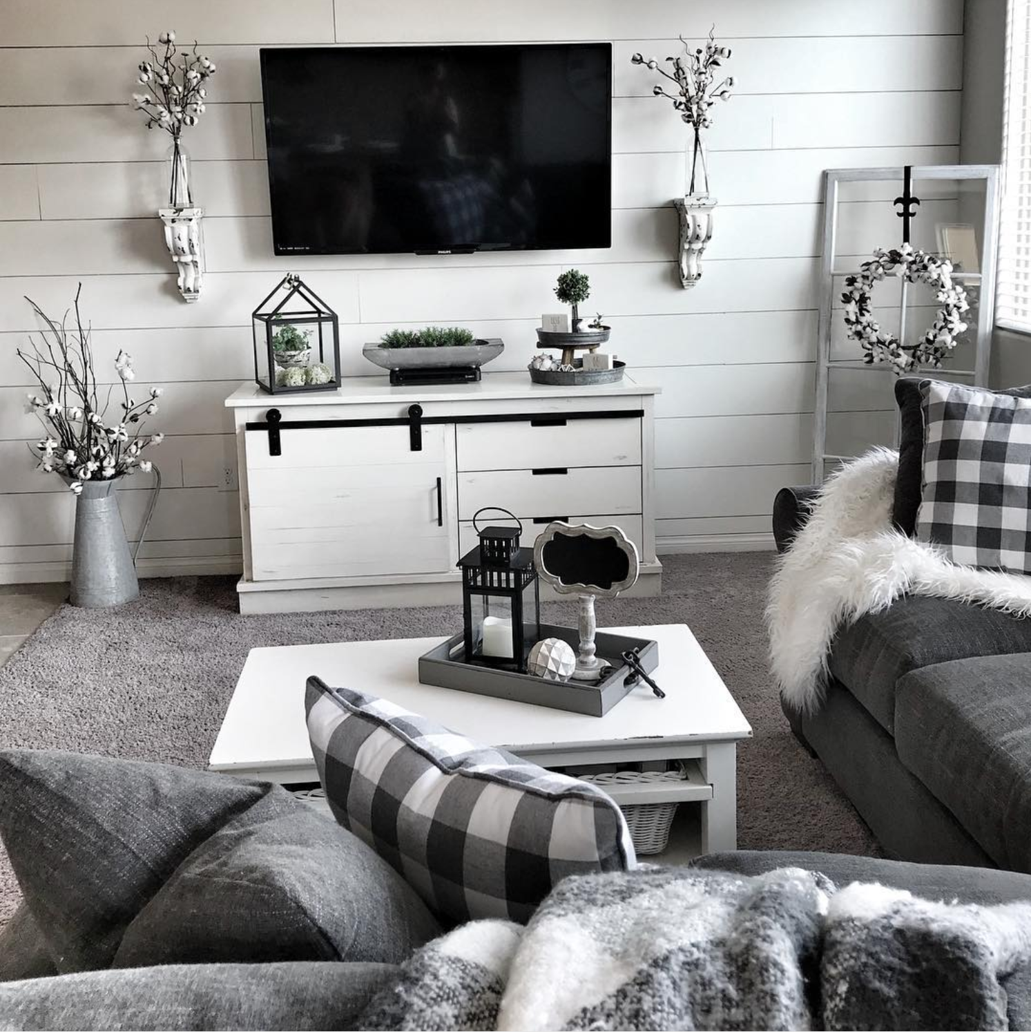 notafarmhousentexas livingroom